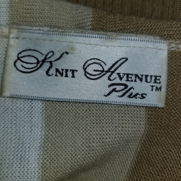 Knit Avenue Plus Top - Picture 5 of 7